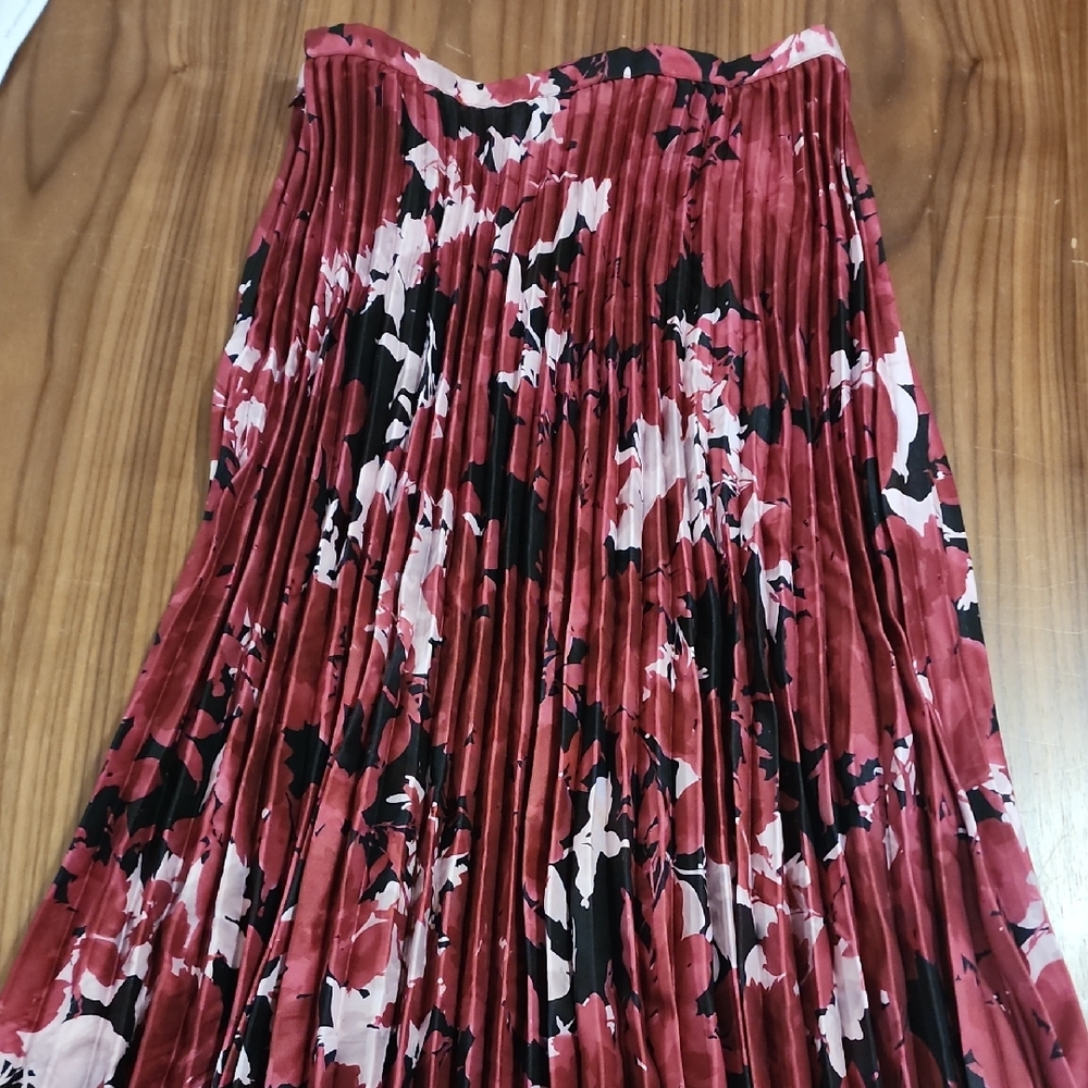 Banana Republic Floral Pleated Skirt